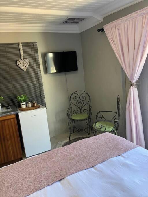 Stellies Accommodation - Room 2 Keetmanshoop Exterior photo